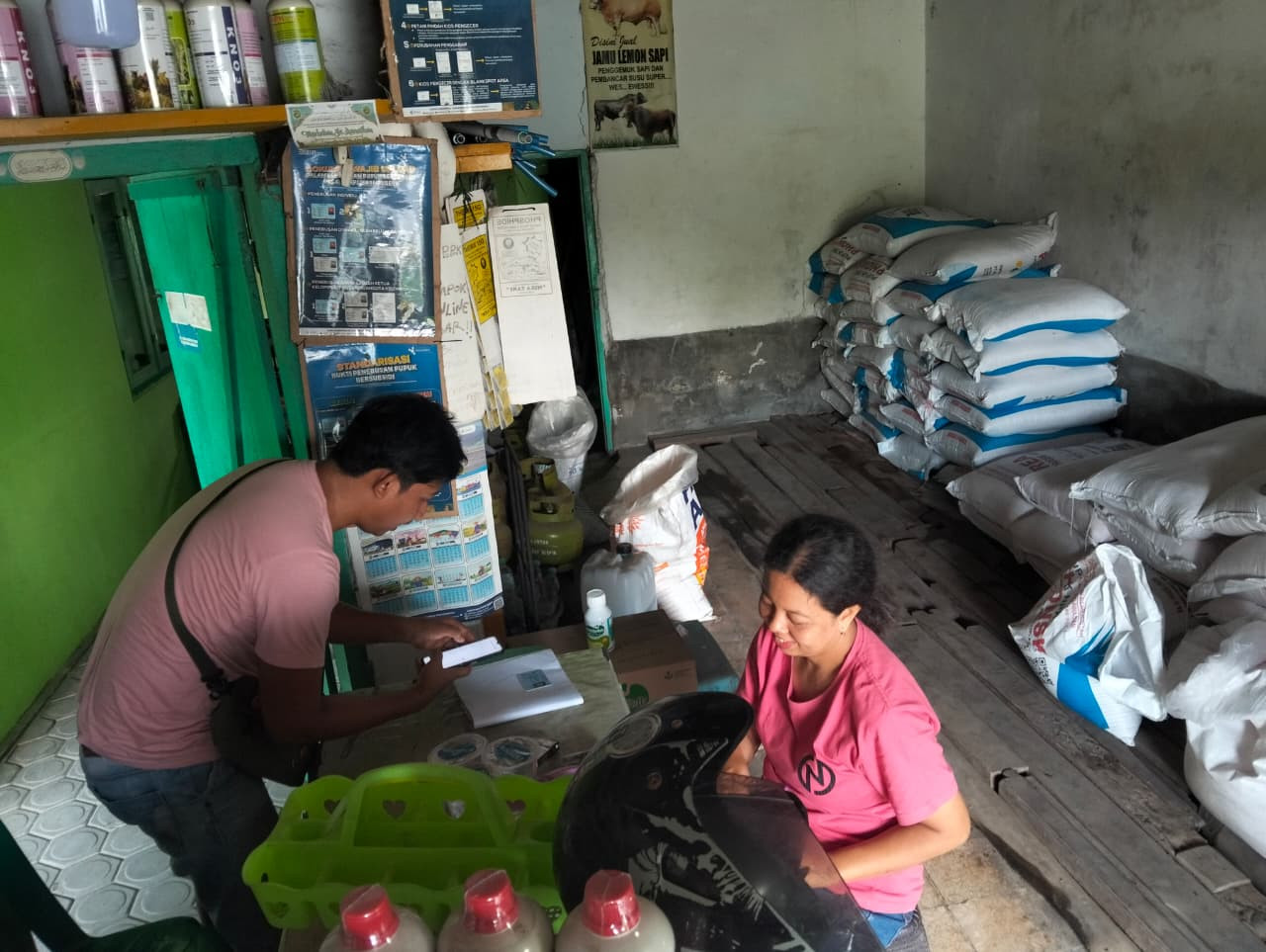 Kios Pupuk Tani Makmur: Solusi Pertanian Lokal yang Menginspirasi Cilacap